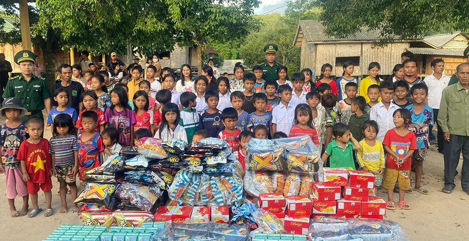 Hình ảnh một gói quà lớn với biểu tượng tiền thưởng 188k, thu hút người chơi đăng ký tài khoản bắn cá đổi thưởng.